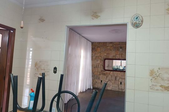 Casa à venda com 5 quartos, 251m² em Vila Georgina, Campinas