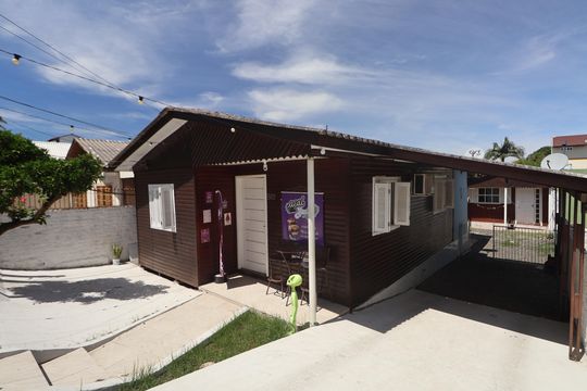 Área externa de casa à venda com 6 quartos, 115m² em São Luís, Canoas