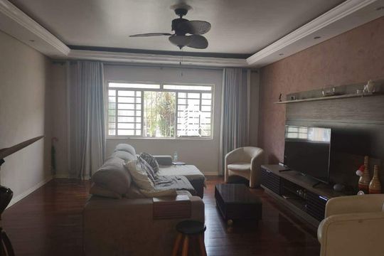 Casa à venda com 3 quartos, 260m² em Parque São Quirino, Campinas