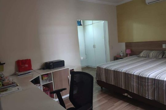 Casa à venda com 3 quartos, 260m² em Parque São Quirino, Campinas