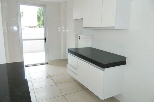 Cozinha de apartamento à venda com 2 quartos, 91m² em São Pedro, Belo Horizonte