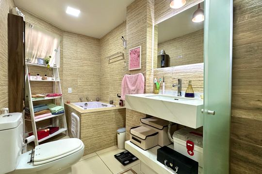 Banheiro de apartamento à venda com 2 quartos, 120m² em Gávea, Rio de Janeiro