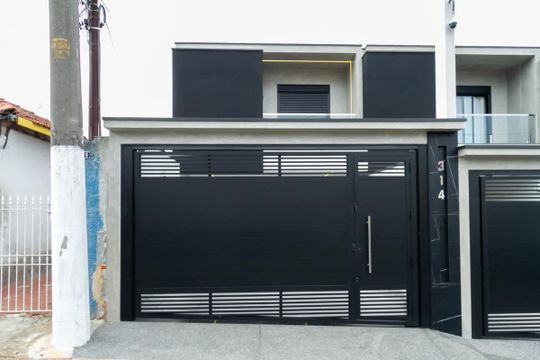 Fachada de casa à venda com 3 quartos, 200m² em Vila Jahu, São Bernardo do Campo