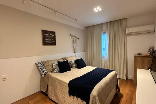 Quarto 1 de casa de condomínio para alugar com 5 quartos, 360m² em Barra da Tijuca, Rio de Janeiro