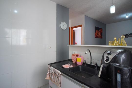Cozinha de apartamento à venda com 2 quartos, 48m² em Morro Santana, Porto Alegre