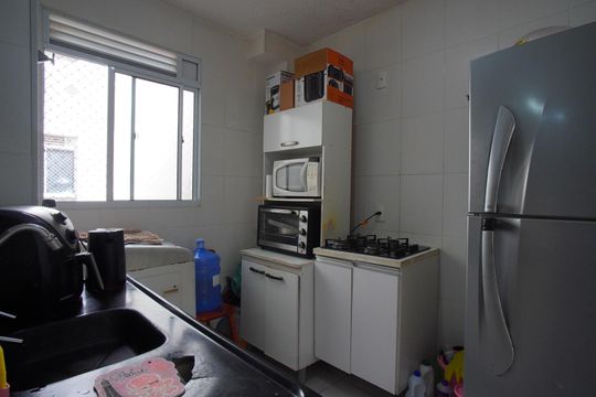 Cozinha de apartamento à venda com 2 quartos, 48m² em Morro Santana, Porto Alegre
