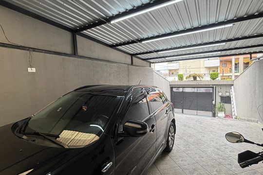 Garagem de casa à venda com 4 quartos, 202m² em Parque das Nações, Santo André