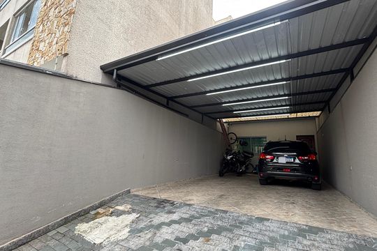 Garagem de casa à venda com 4 quartos, 202m² em Parque das Nações, Santo André