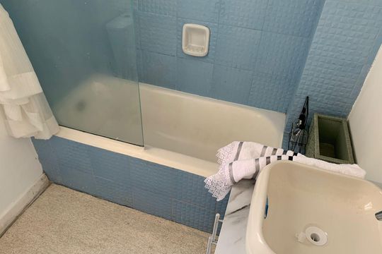 Banheiro de apartamento à venda com 1 quarto, 68m² em Santa Efigênia, São Paulo