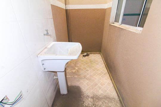 Área de Serviço de casa de condomínio para alugar com 2 quartos, 250m² em Jardim Itapemirim, São Paulo