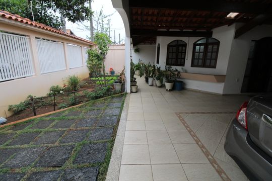 Garagem de casa para alugar com 4 quartos, 145m² em Residencial Bosque dos Ipes, São José dos Campos