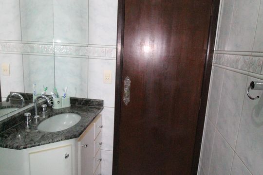Banheiro de casa para alugar com 4 quartos, 145m² em Residencial Bosque dos Ipes, São José dos Campos