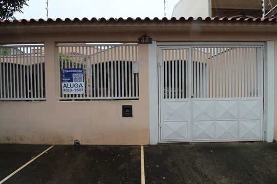 Fachada de casa para alugar com 4 quartos, 145m² em Residencial Bosque dos Ipes, São José dos Campos