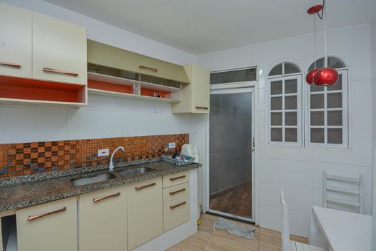 Cozinha de casa para alugar com 2 quartos, 100m² em Interlagos, São Paulo