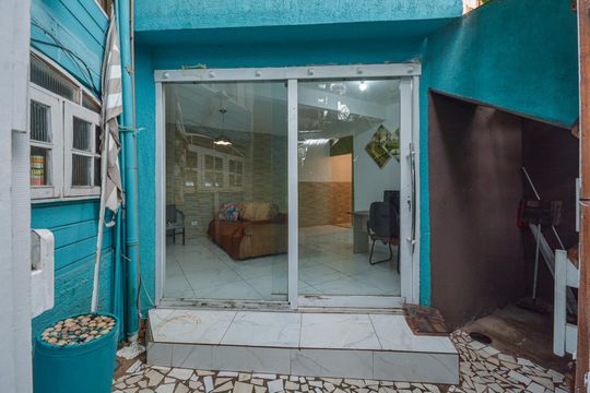 Quintal de casa para alugar com 2 quartos, 100m² em Interlagos, São Paulo