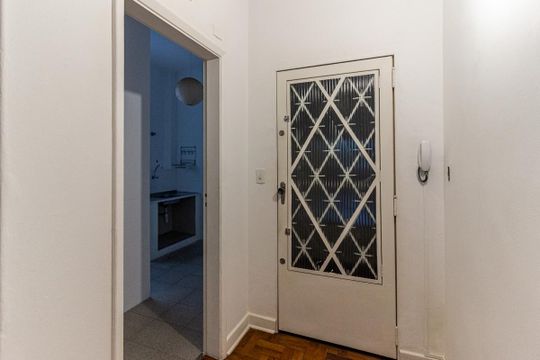 Entrada de apartamento à venda com 2 quartos, 75m² em Consolação, São Paulo