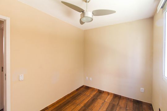 Quarto 1 de apartamento para alugar com 2 quartos, 42m² em Mato Grande, Canoas