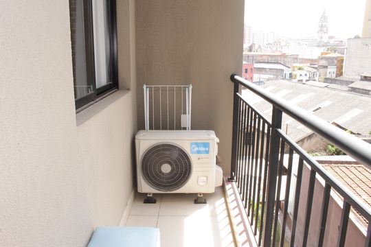 Varanda de kitnet/studio para alugar com 1 quarto, 25m² em Santa Ifigênia, São Paulo