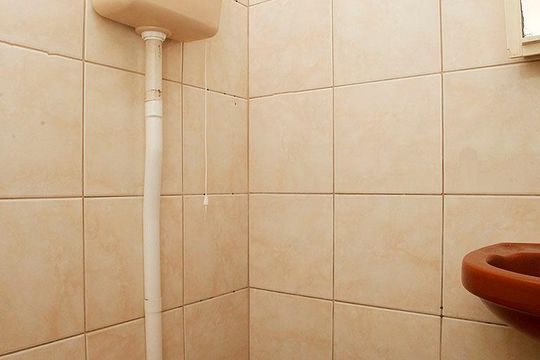 Banheiro da Suíte de apartamento à venda com 1 quarto, 28m² em Azenha, Porto Alegre