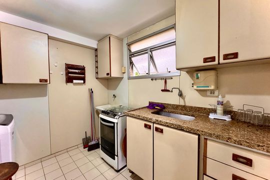 Cozinha de apartamento para alugar com 1 quarto, 48m² em Catete, Rio de Janeiro