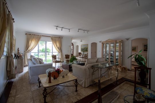 Casa à venda com 4 quartos, 698m² em Caxingui, São Paulo