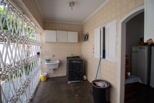 Área de Serviço de casa à venda com 4 quartos, 698m² em Caxingui, São Paulo