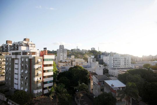 Sala de Estar Vista de apartamento à venda com 3 quartos, 110m² em Menino Deus, Porto Alegre