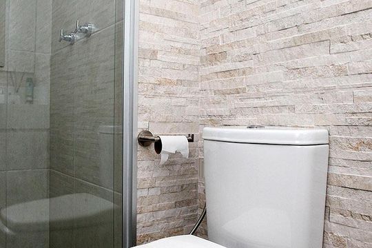 Banheiro 2 Quarto Suíte de apartamento à venda com 3 quartos, 110m² em Menino Deus, Porto Alegre