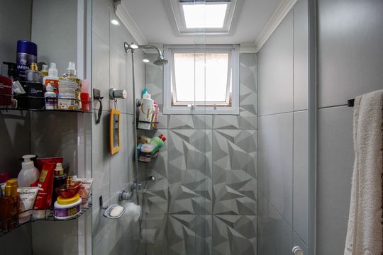 Banheiro de apartamento à venda com 2 quartos, 44m² em Jardim Iris, São Paulo