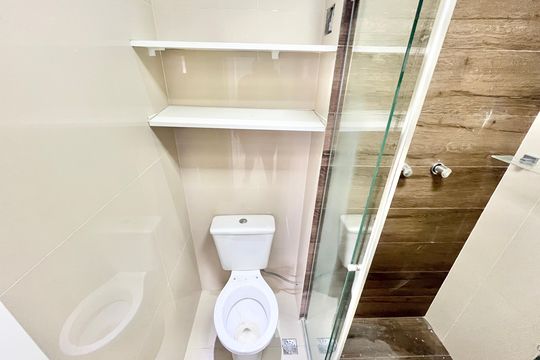 Banheiro de apartamento para alugar com 2 quartos, 47m² em Loteamento City Jaragua, São Paulo