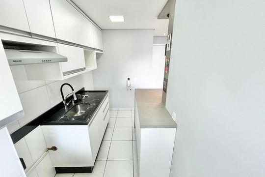 Cozinha de apartamento para alugar com 2 quartos, 47m² em Loteamento City Jaragua, São Paulo