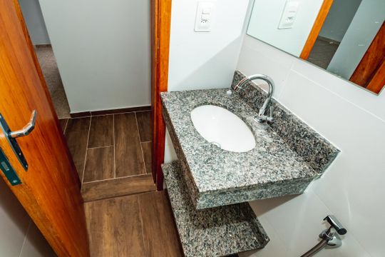 Banheiro Social de casa para alugar com 2 quartos, 89m² em Santa Mônica, Belo Horizonte