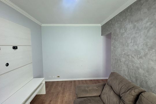 Sala de apartamento à venda com 2 quartos, 53m² em Vila Clarice, Santo André