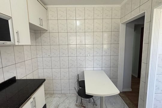 Cozinha de apartamento à venda com 2 quartos, 53m² em Vila Clarice, Santo André