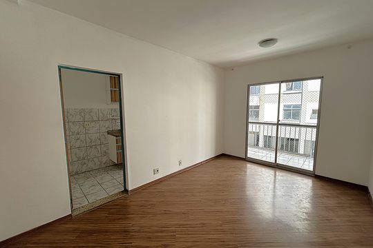 Sala de apartamento para alugar com 2 quartos, 60m² em Praça Seca, Rio de Janeiro