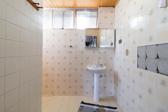Banheiro de apartamento à venda com 3 quartos, 138m² em Farroupilha, Porto Alegre