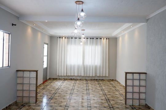 Casa para alugar com 3 quartos, 170m² em Bandeiras, Osasco