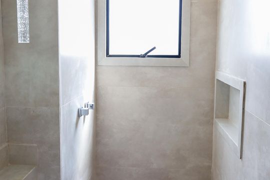 Banheiro de apartamento à venda com 2 quartos, 55m² em São Pedro, Osasco