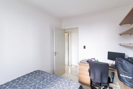 Quarto 2 de apartamento para alugar com 2 quartos, 55m² em Jardim Roberto, Osasco