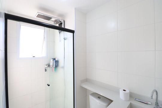 Banheiro de apartamento à venda com 1 quarto, 28m² em Barra Funda, São Paulo