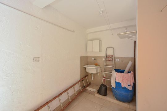 Área de Serviço de casa para alugar com 4 quartos, 195m² em Jardim Santa Helena, São Paulo