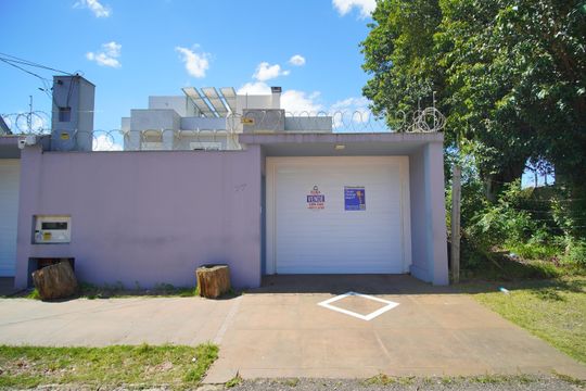 Fachada de casa à venda com 4 quartos, 260m² em Cristo Rei, São Leopoldo