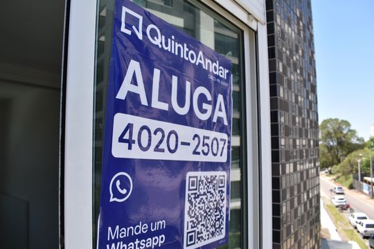 Placa de apartamento para alugar com 2 quartos, 119m² em Tingui, Curitiba