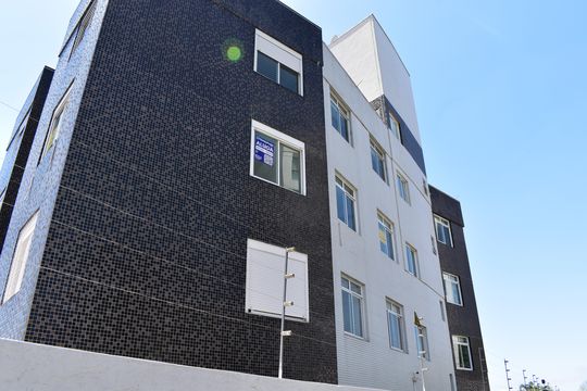 Placa de apartamento para alugar com 2 quartos, 119m² em Tingui, Curitiba