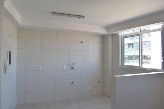 Cozinha de apartamento para alugar com 2 quartos, 119m² em Tingui, Curitiba