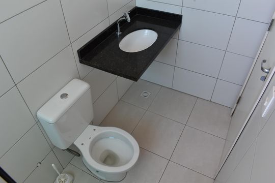 Banheiro de apartamento para alugar com 2 quartos, 119m² em Tingui, Curitiba