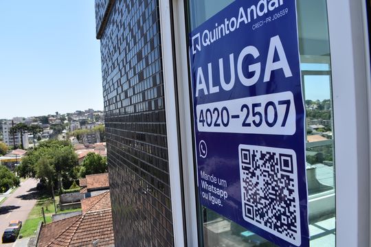 Placa de apartamento para alugar com 2 quartos, 119m² em Tingui, Curitiba