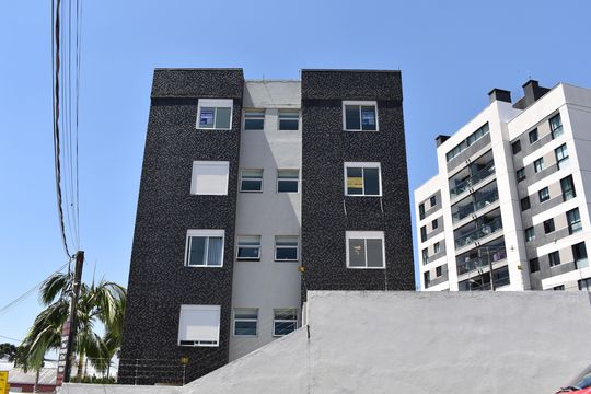 Fachada com Placa de apartamento para alugar com 2 quartos, 119m² em Tingui, Curitiba
