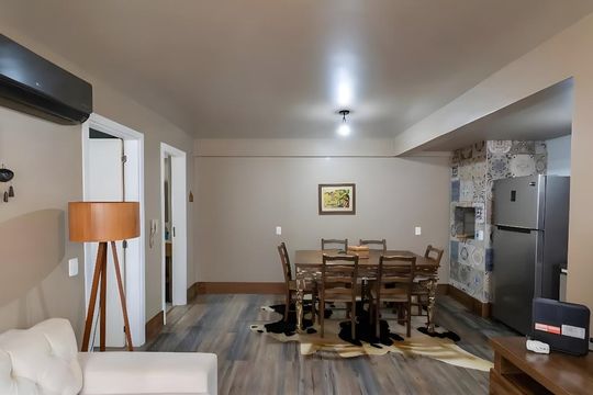 Sala de apartamento à venda com 1 quarto, 45m² em Santo Antônio, Porto Alegre