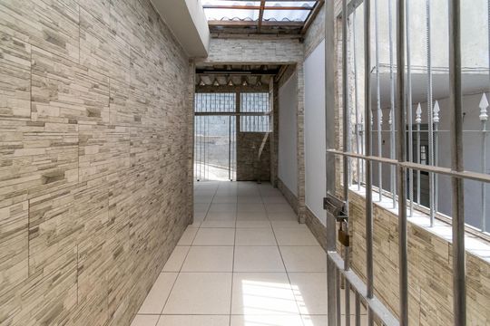 Quintal  de casa à venda com 2 quartos, 130m² em Jardim Oriental, São Paulo